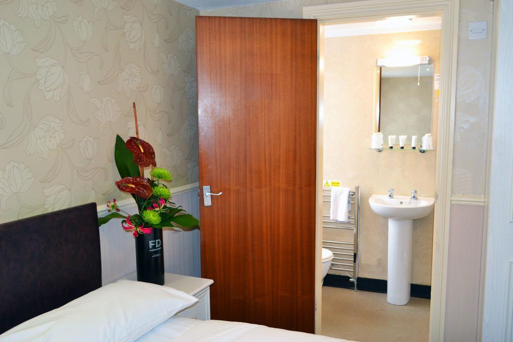 Lyndene Hotel แบล็คพูล ห้อง รูปภาพ